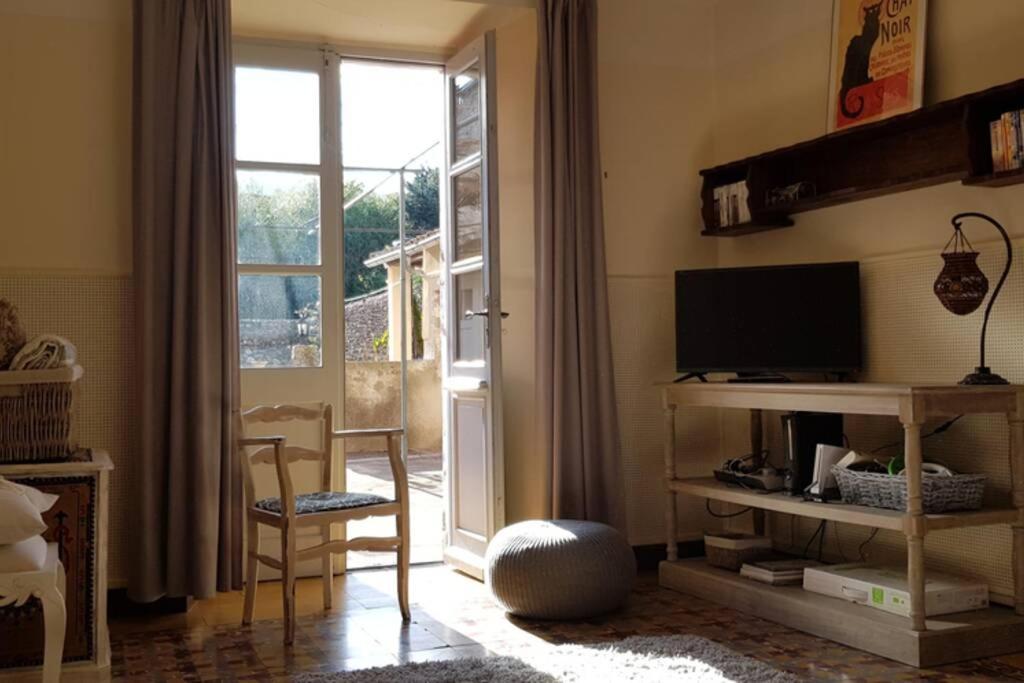 St Jean Du Gard : Spacious Apartment With Use Of Pool Saint-Jean-du-Gard Exterior foto