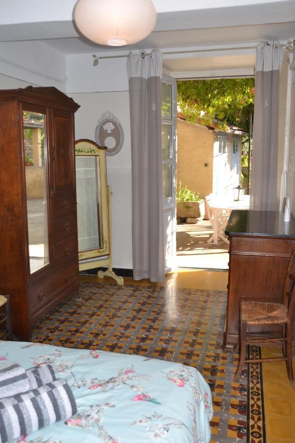 St Jean Du Gard : Spacious Apartment With Use Of Pool Saint-Jean-du-Gard Exterior foto